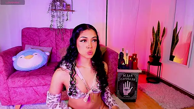 Snapshot of Sara_Jhonson chatting on April 13, 2026, 10:48 pm Sara Jhonson online show from April 13, 2026, 10:48 pm