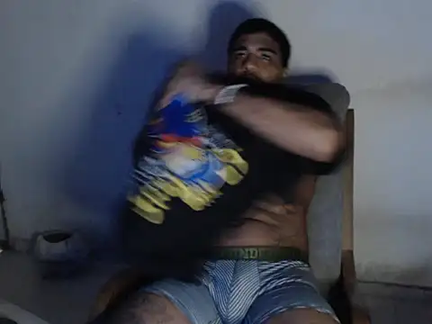 camiloacosta321 online show from November 5, 2025, 4:12 am