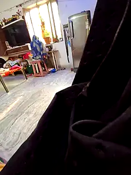 menakshiiikaur online show from December 22, 2024, 9:00 am