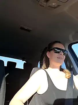 Snapshot of uber_babe chatting on January 5, 2025, 12:10 pm uber babe online show from January 5, 2025, 12:10 pm