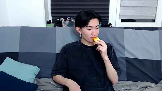 Miram Yu online show from January 26, 2025, 9:51 pm