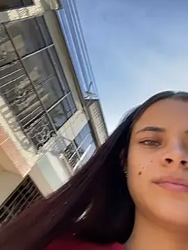 HannaRhodes online show from October 19, 2025, 1:01 pm