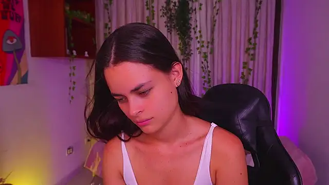 HannaRhodes online show from March 9, 2026, 2:43 pm