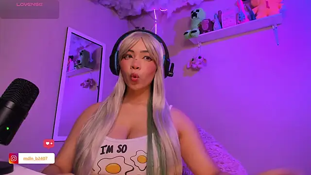 MadelineBenet online show from September 30, 2025, 3:11 am