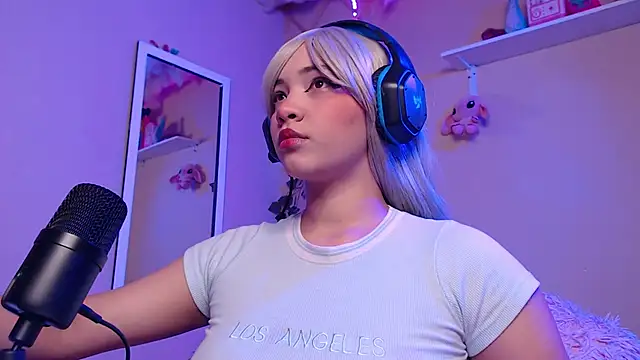 MadelineBenet online show from October 6, 2025, 3:48 am