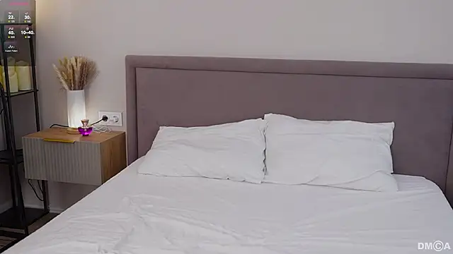 Simona 06  online show from March 29, 2026, 3:01 pm