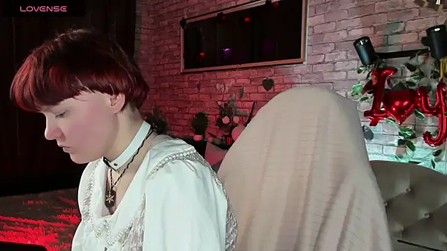 DreamyLuna online show from March 5, 2025, 8:32 pm