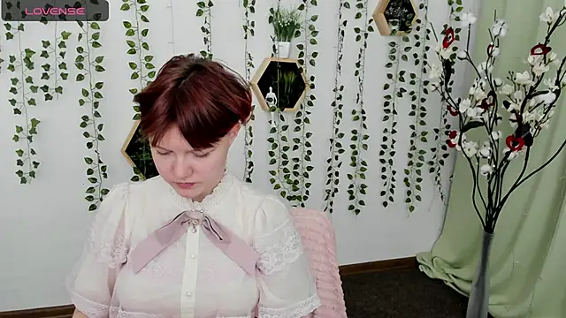 DreamyLuna online show from March 20, 2025, 8:40 pm