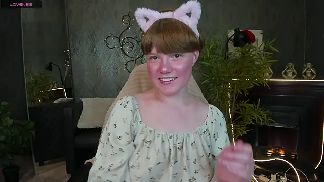 DreamyLuna online show from July 2, 2026, 8:48 pm