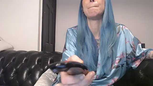 Snapshot of RavenryderUK chatting on January 3, 2025, 9:15 pm RavenryderUK online show from January 3, 2025, 9:15 pm