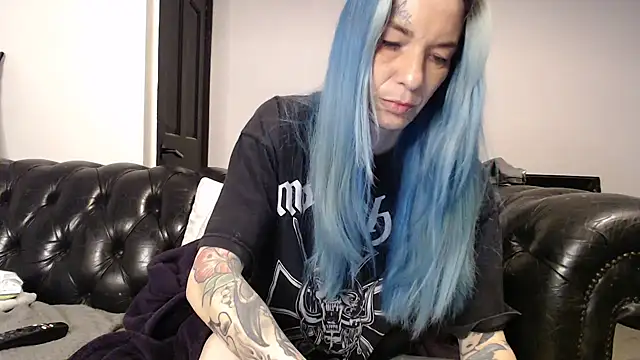 Snapshot of RavenryderUK chatting on January 27, 2025, 10:27 pm RavenryderUK online show from January 27, 2025, 10:27 pm