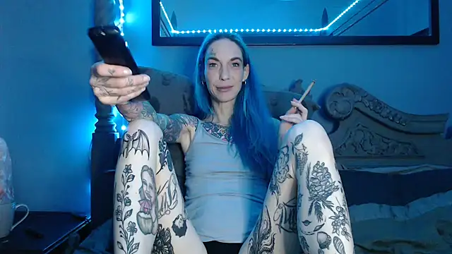 Snapshot of RavenryderUK chatting on October 20, 2025, 8:31 pm RavenryderUK online show from October 20, 2025, 8:31 pm