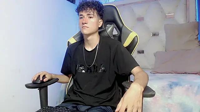 johnny cagee online show from November 12, 2025, 4:57 am