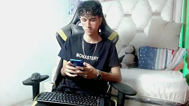 Snapshot of johnny_cagee chatting on December 20, 2025, 3:57 am johnny cagee online show from December 20, 2025, 3:57 am