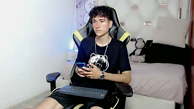 Snapshot of johnny_cagee chatting on January 14, 2026, 5:57 am johnny cagee online show from January 14, 2026, 5:57 am