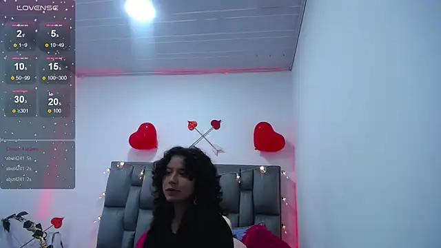 julz 03 online show from February 21, 2025, 7:43 pm