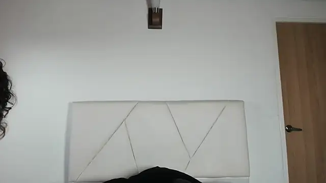 julz 03 online show from October 22, 2025, 12:05 pm