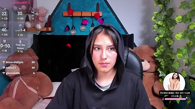  Sophie  miller online show from February 22, 2025, 7:25 pm