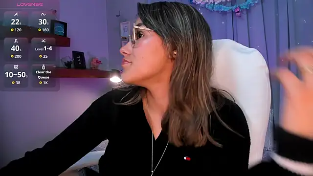 Snapshot of _Sophie__miller chatting on May 18, 2026, 5:08 pm Sophie miller online show from May 18, 2026, 5:08 pm
