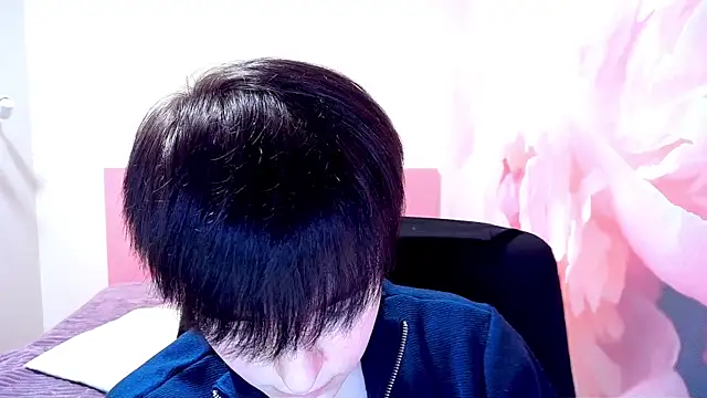 EmiliaYours online show from December 28, 2024, 1:38 pm