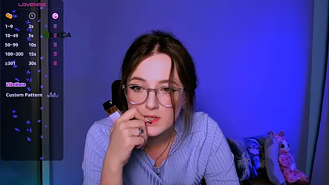 luna berryy online show from November 14, 2025, 8:29 pm