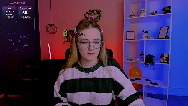 luna berryy online show from April 12, 2026, 7:30 pm