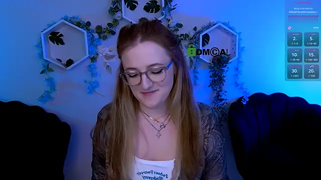 luna berryy online show from June 11, 2026, 7:01 pm