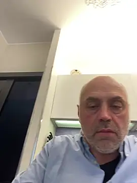 Snapshot of pantomax chatting on May 20, 2026, 3:18 pm pantomax online show from May 20, 2026, 3:18 pm