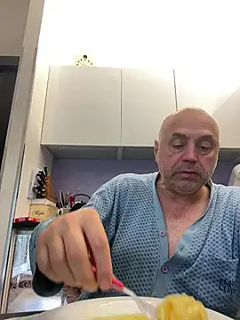 Snapshot of pantomax chatting on June 4, 2026, 12:33 pm pantomax online show from June 4, 2026, 12:33 pm