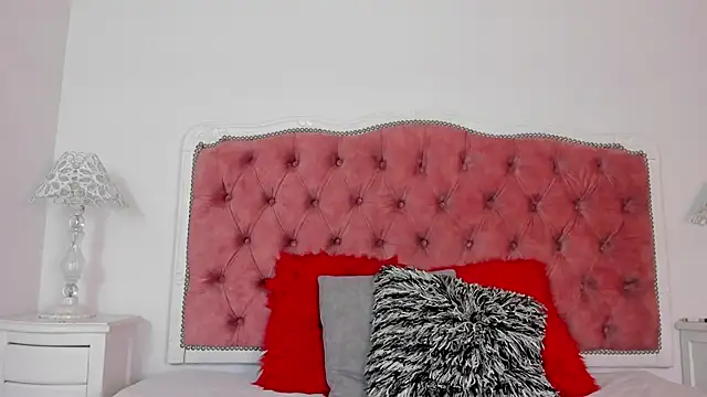 amberlitle online show from September 15, 2025, 12:38 pm