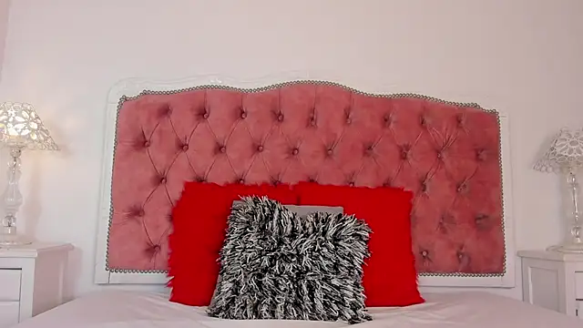 amberlitle online show from September 30, 2025, 12:21 pm