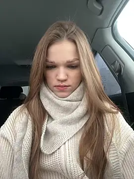 KitteCat online show from January 3, 2025, 8:21 am