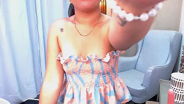 Sharlotte Milk online show from January 14, 2025, 2:11 pm