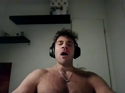 alpha-hunk online show from November 9, 2025, 9:24 pm