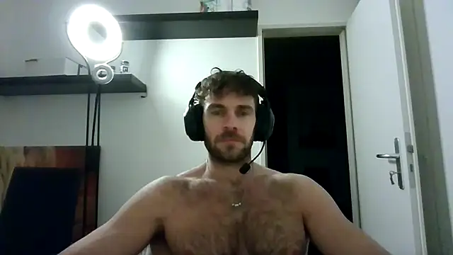 alpha-hunk online show from November 28, 2025, 9:50 pm