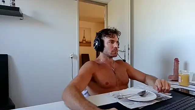 Snapshot of alpha-hunk chatting on April 30, 2026, 3:18 pm alpha-hunk online show from April 30, 2026, 3:18 pm