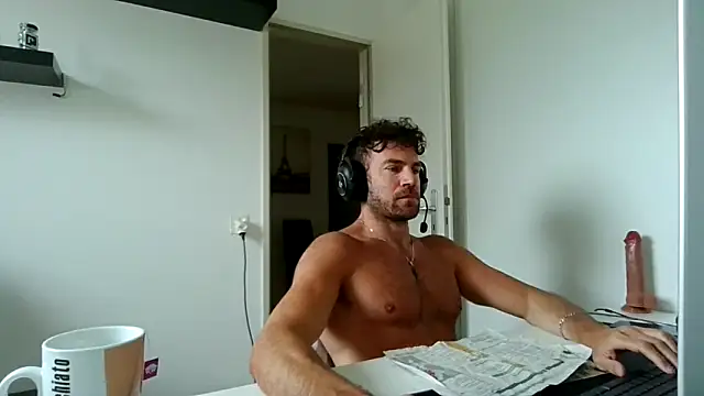Snapshot of alpha-hunk chatting on May 10, 2026, 9:25 am alpha-hunk online show from May 10, 2026, 9:25 am