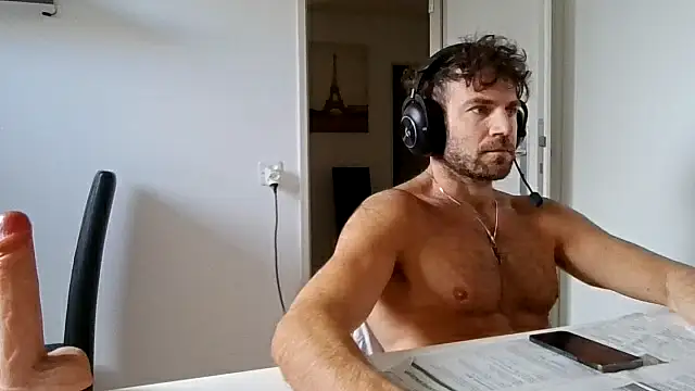 Snapshot of alpha-hunk chatting on May 16, 2026, 10:36 am alpha-hunk online show from May 16, 2026, 10:36 am