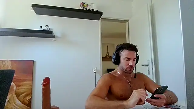Snapshot of alpha-hunk chatting on May 22, 2026, 9:26 am alpha-hunk online show from May 22, 2026, 9:26 am