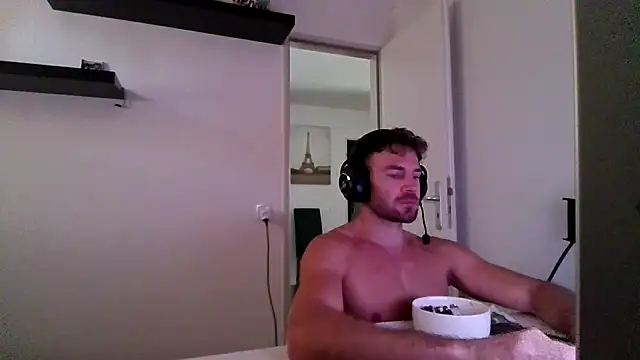 alpha-hunk online show from July 8, 2026, 10:31 am