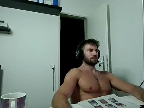 alpha-hunk online show from July 24, 2026, 9:02 pm