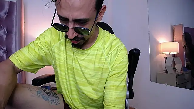 Sr Magnus  online show from September 25, 2025, 6:39 am