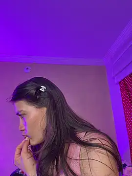 aurora divine online show from March 2, 2026, 10:05 pm