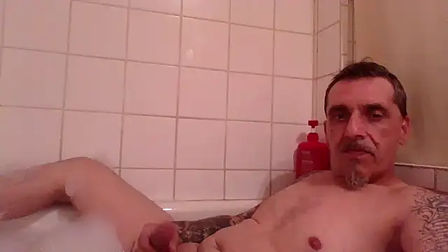 Snapshot of CandiedPompano chatting on June 19, 2026, 5:01 am CandiedPompano online show from June 19, 2026, 5:01 am