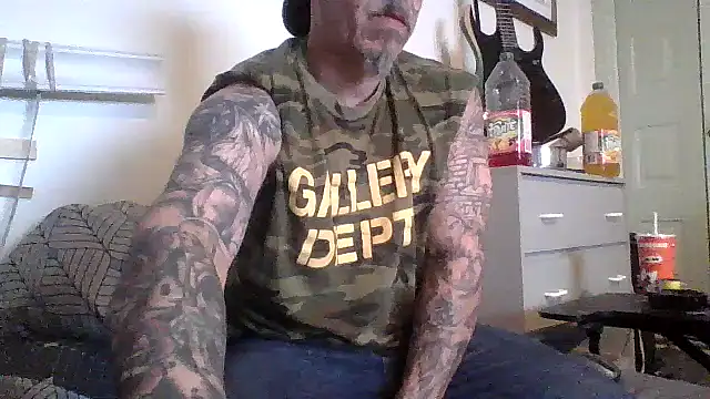 Snapshot of CandiedPompano chatting on June 21, 2026, 1:41 am CandiedPompano online show from June 21, 2026, 1:41 am
