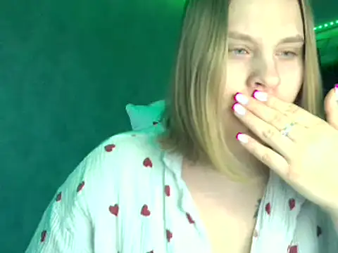 Thalia  Star online show from March 4, 2025, 5:53 am