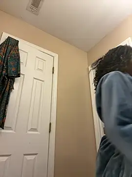 choclatepeaach online show from January 15, 2026, 2:32 pm