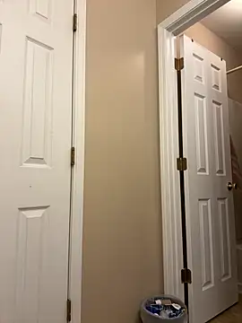 choclatepeaach online show from April 16, 2026, 2:07 pm