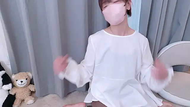 Risa 06 online show from December 20, 2025, 6:09 am