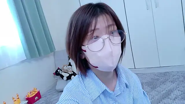 Risa 06 online show from May 10, 2026, 5:01 am